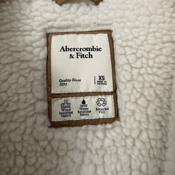 Abercrombie and Fitch Cozy Jacket - Picture 3 of 8